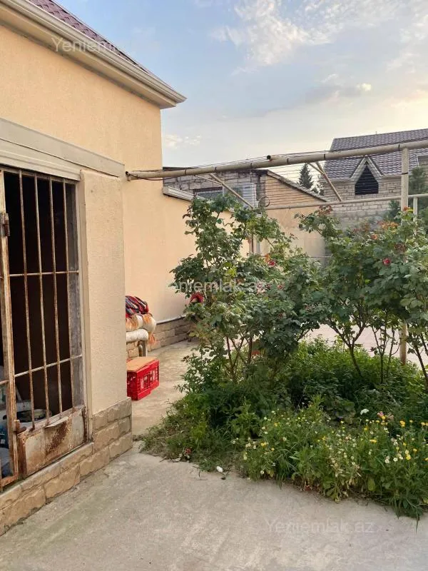 Satılır 6 otaqlı həyət evi 320 m²