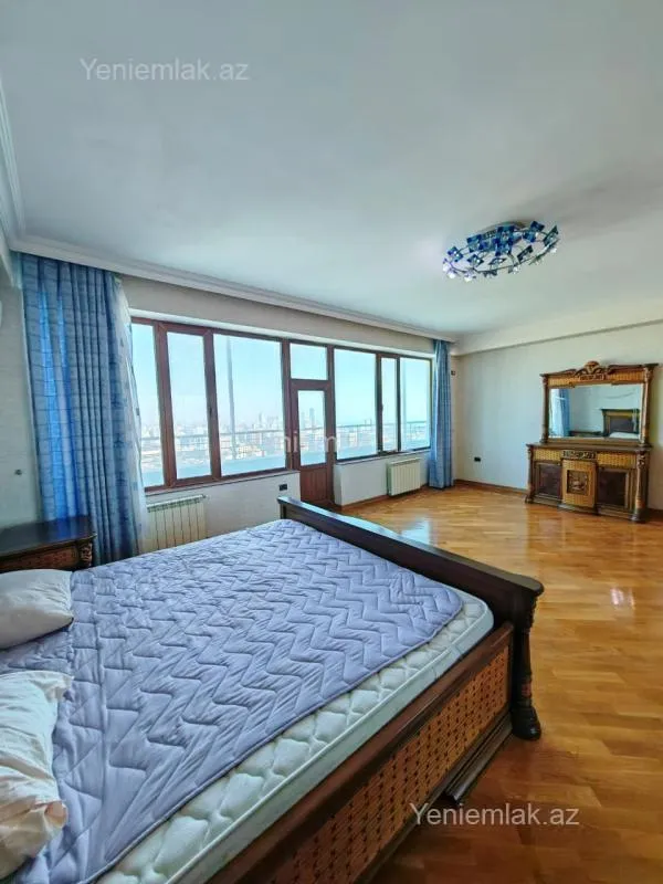 Satılır 3 otaqlı yeni tikili 280 m²