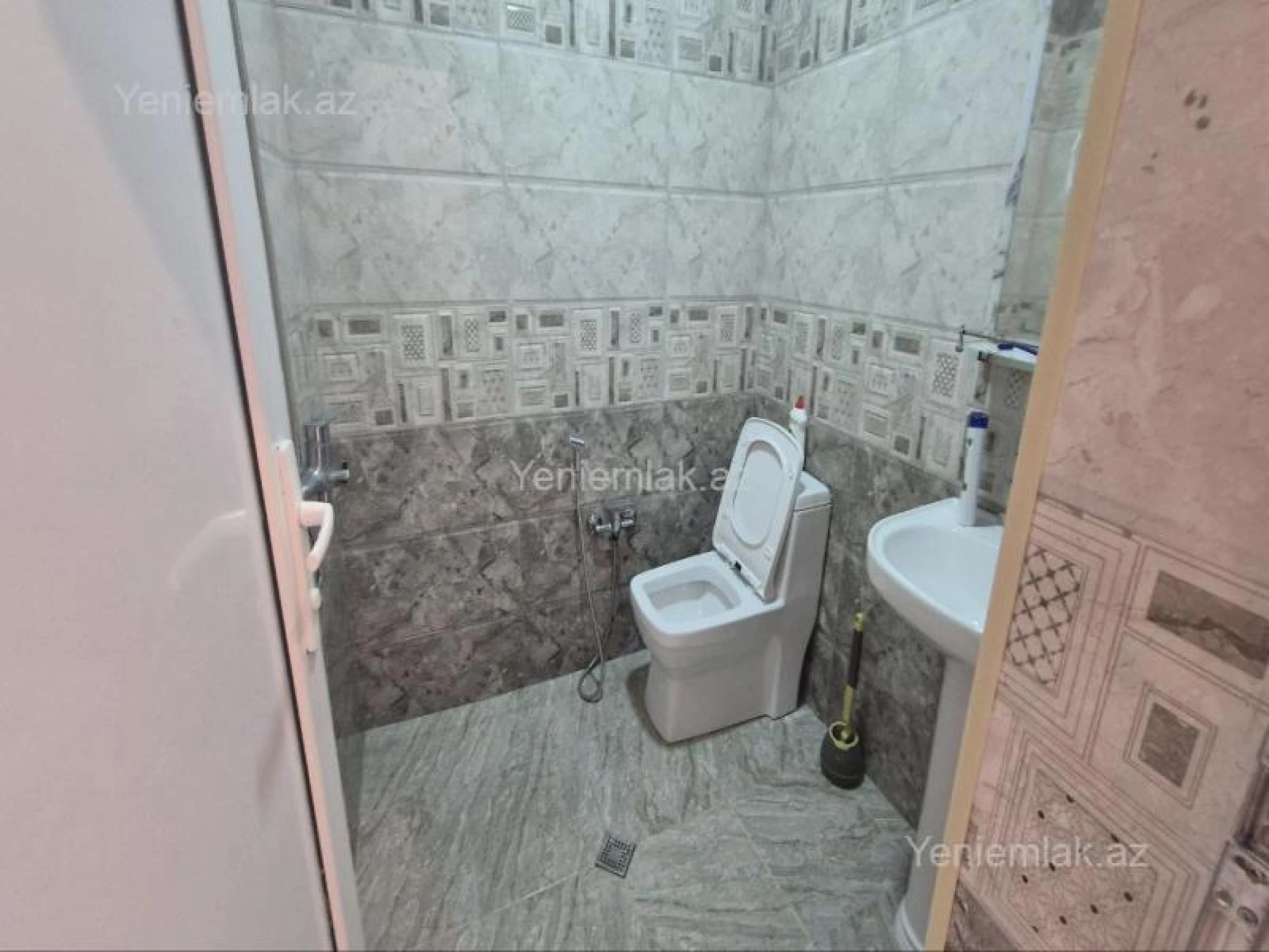 Satılır 4 otaqlı həyət evi 140 m²