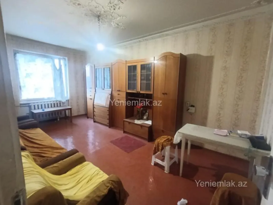 Satılır 3 otaqlı köhnə tikili 80 m²