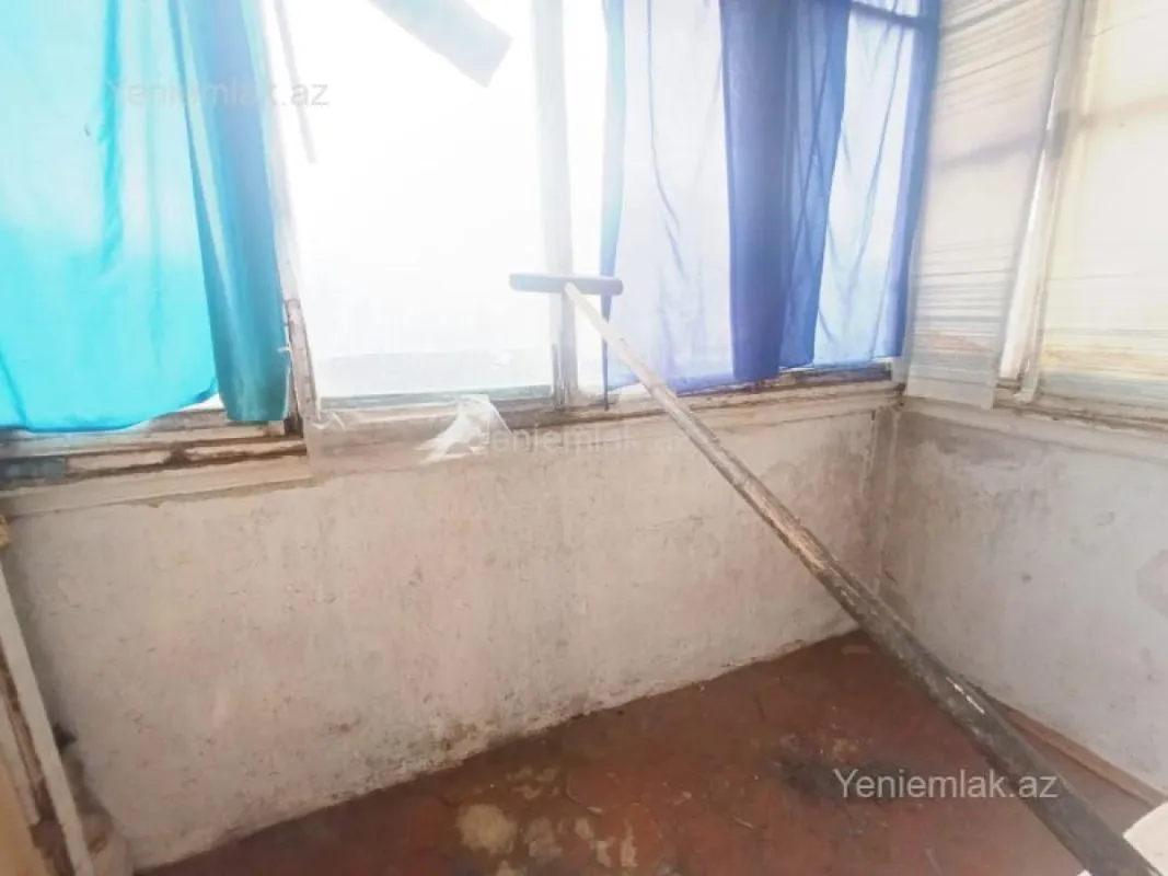 Satılır 3 otaqlı köhnə tikili 80 m²