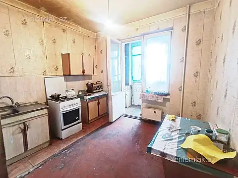 Satılır 3 otaqlı köhnə tikili 80 m²