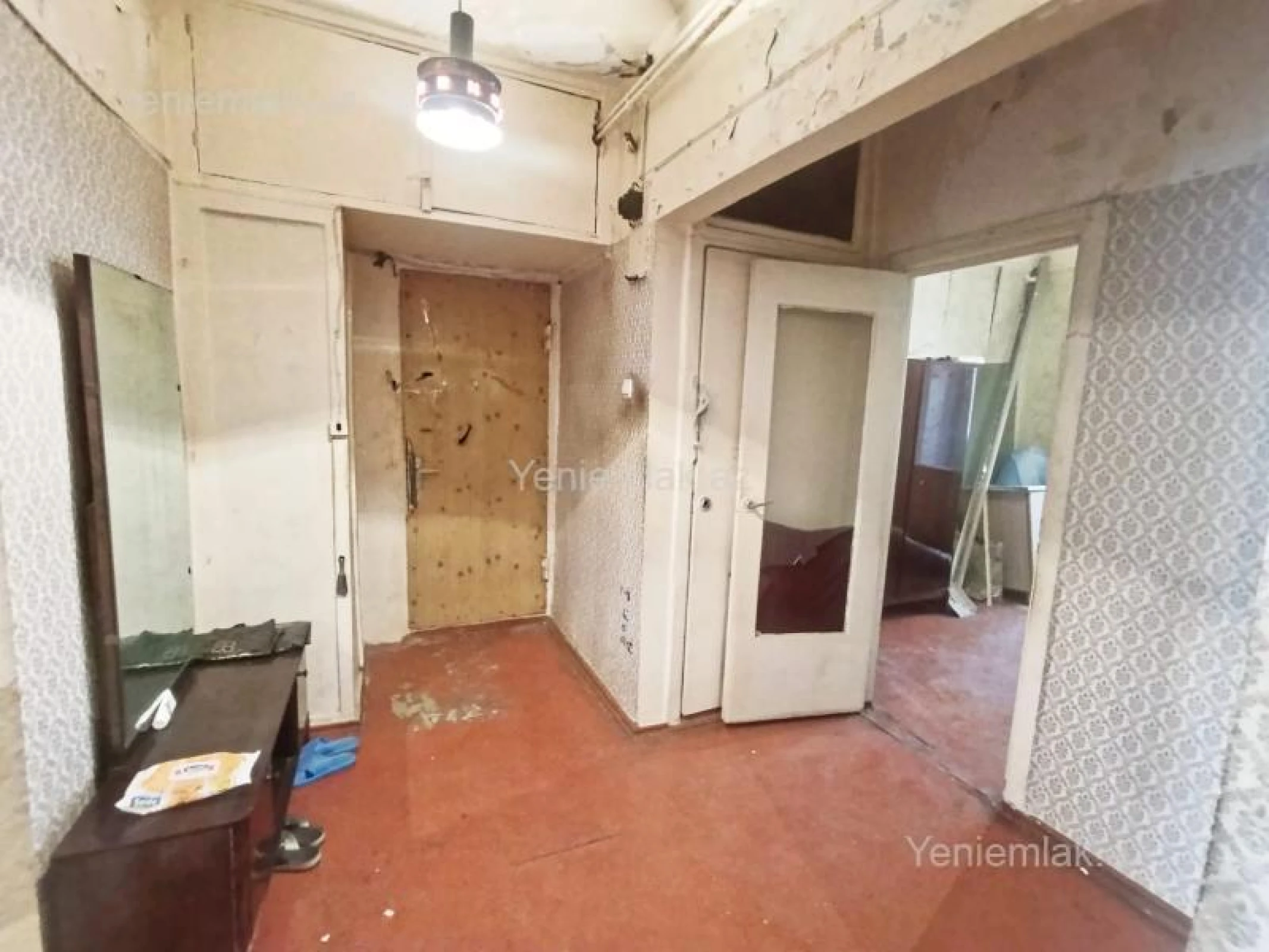 Satılır 3 otaqlı köhnə tikili 80 m²