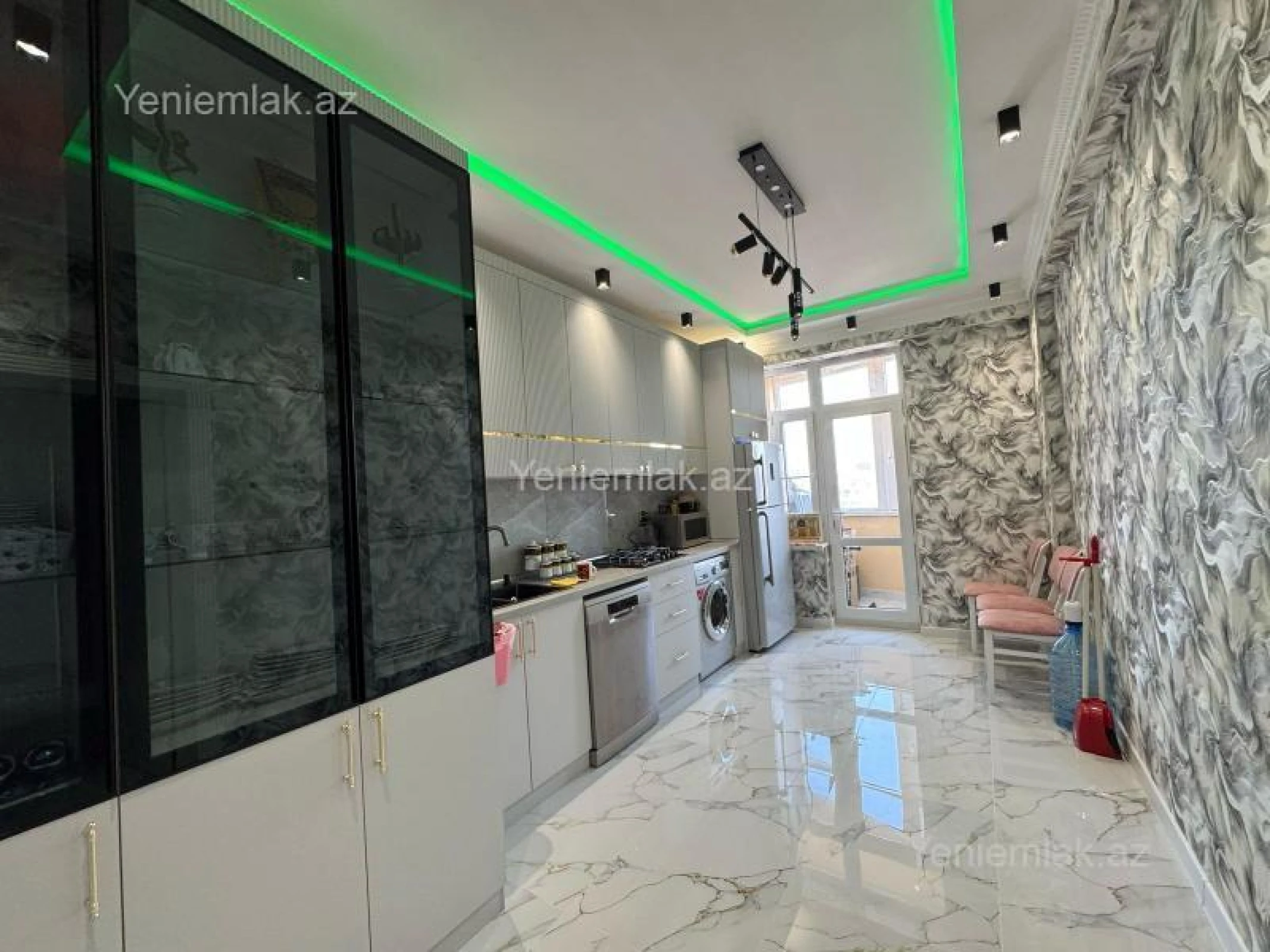 Satılır 3 otaqlı yeni tikili 100 m²