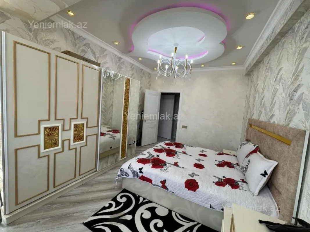 Satılır 3 otaqlı yeni tikili 100 m²