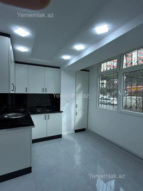 Satılır 3 otaqlı köhnə tikili 60 m²