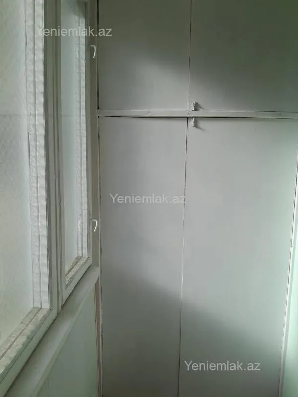 Satılır 2 otaqlı köhnə tikili 70 m²
