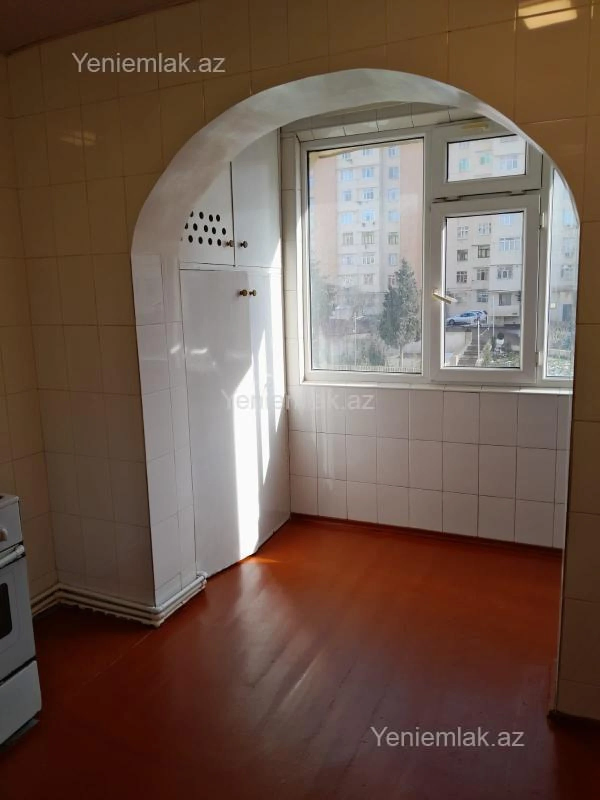 Satılır 2 otaqlı köhnə tikili 70 m²