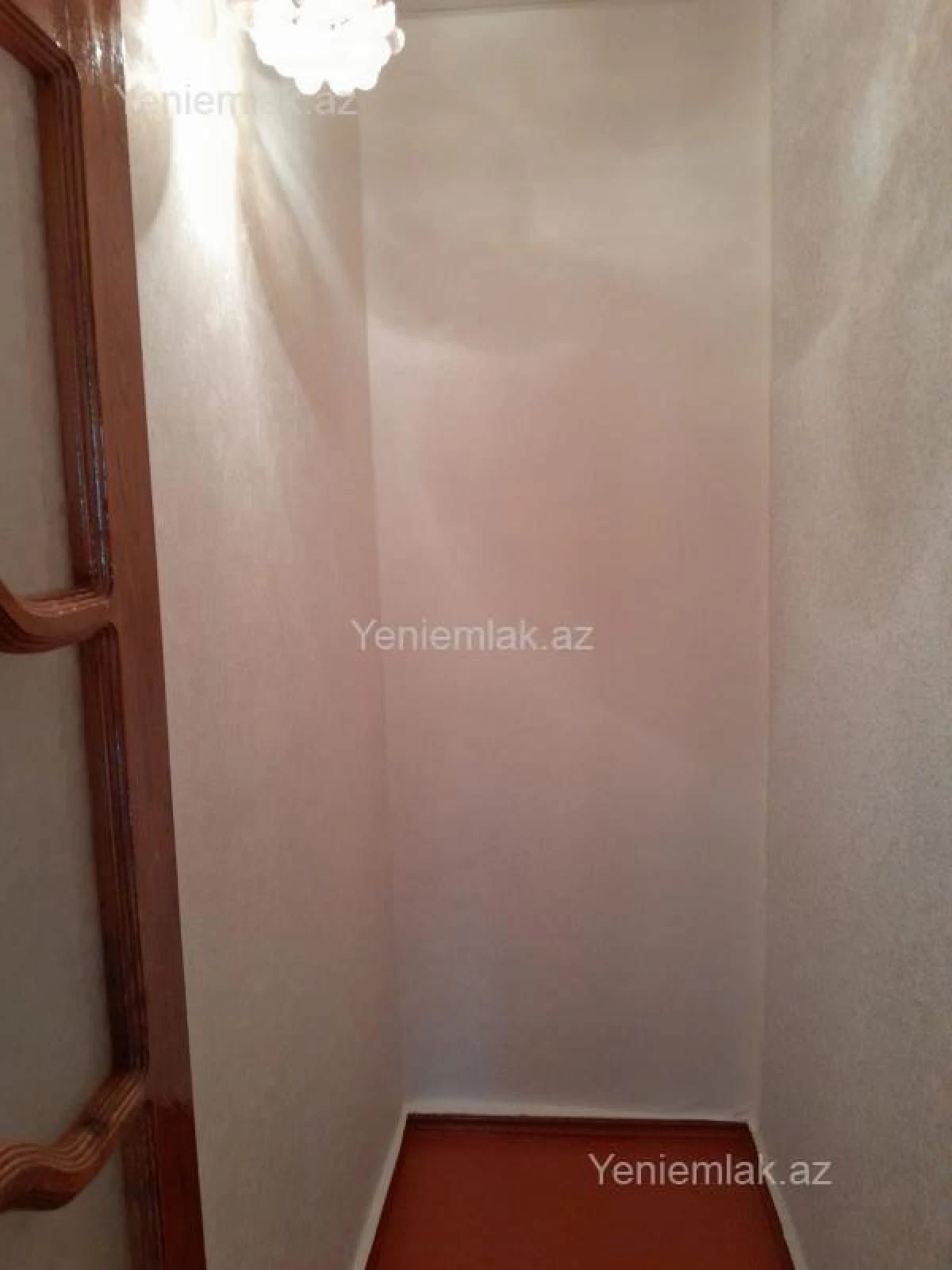 Satılır 2 otaqlı köhnə tikili 70 m²