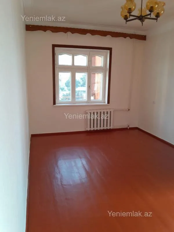 Satılır 2 otaqlı köhnə tikili 70 m²
