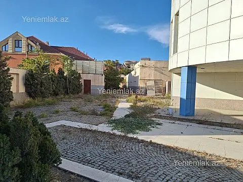 Satılır 10 otaqlı həyət evi 1000 m²