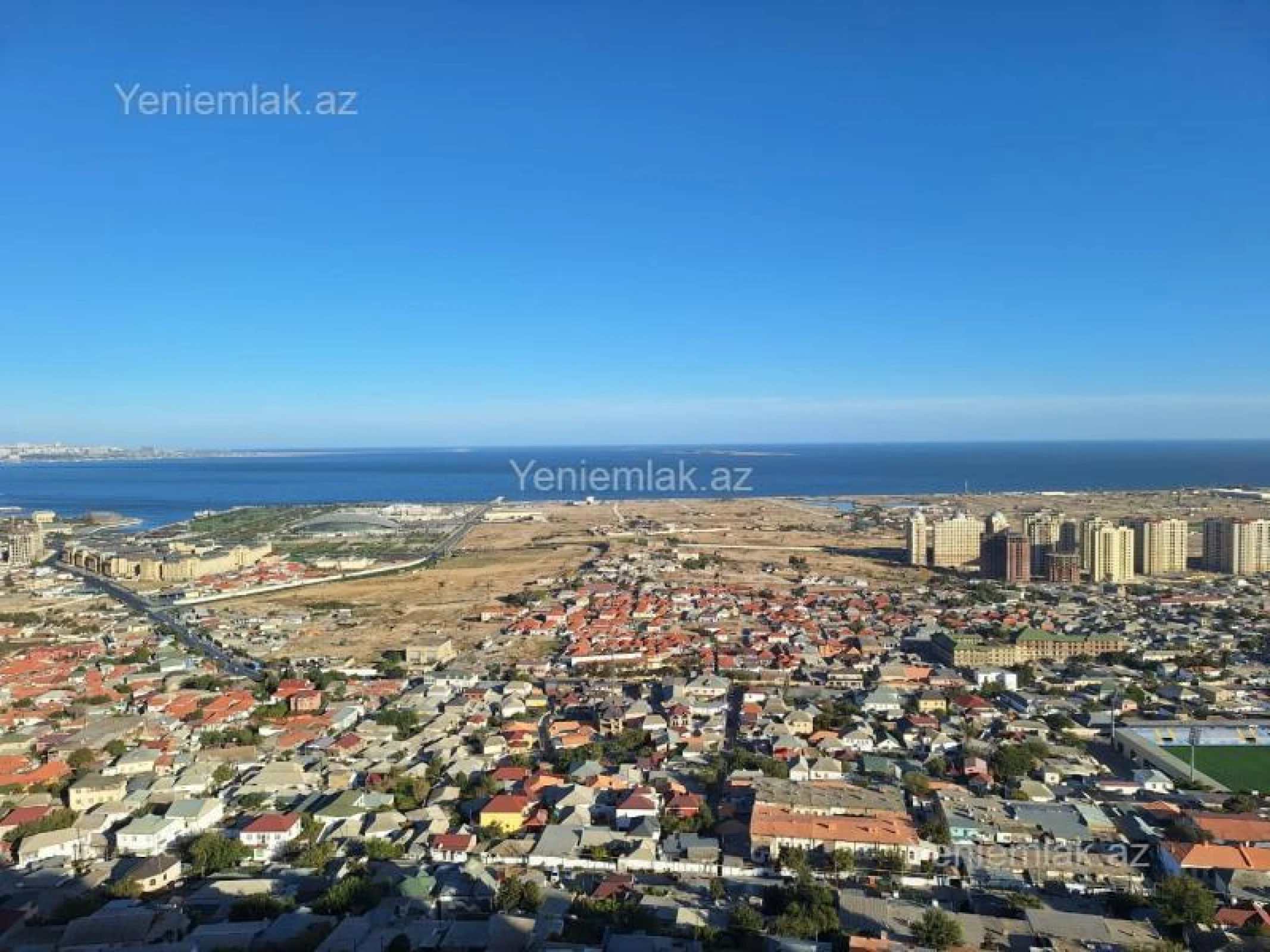 Satılır 10 otaqlı həyət evi 1000 m²