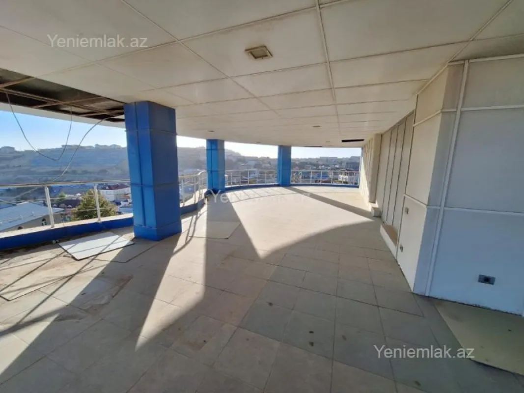 Satılır 10 otaqlı həyət evi 1000 m²