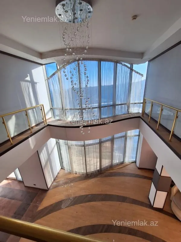 Satılır 10 otaqlı həyət evi 1000 m²