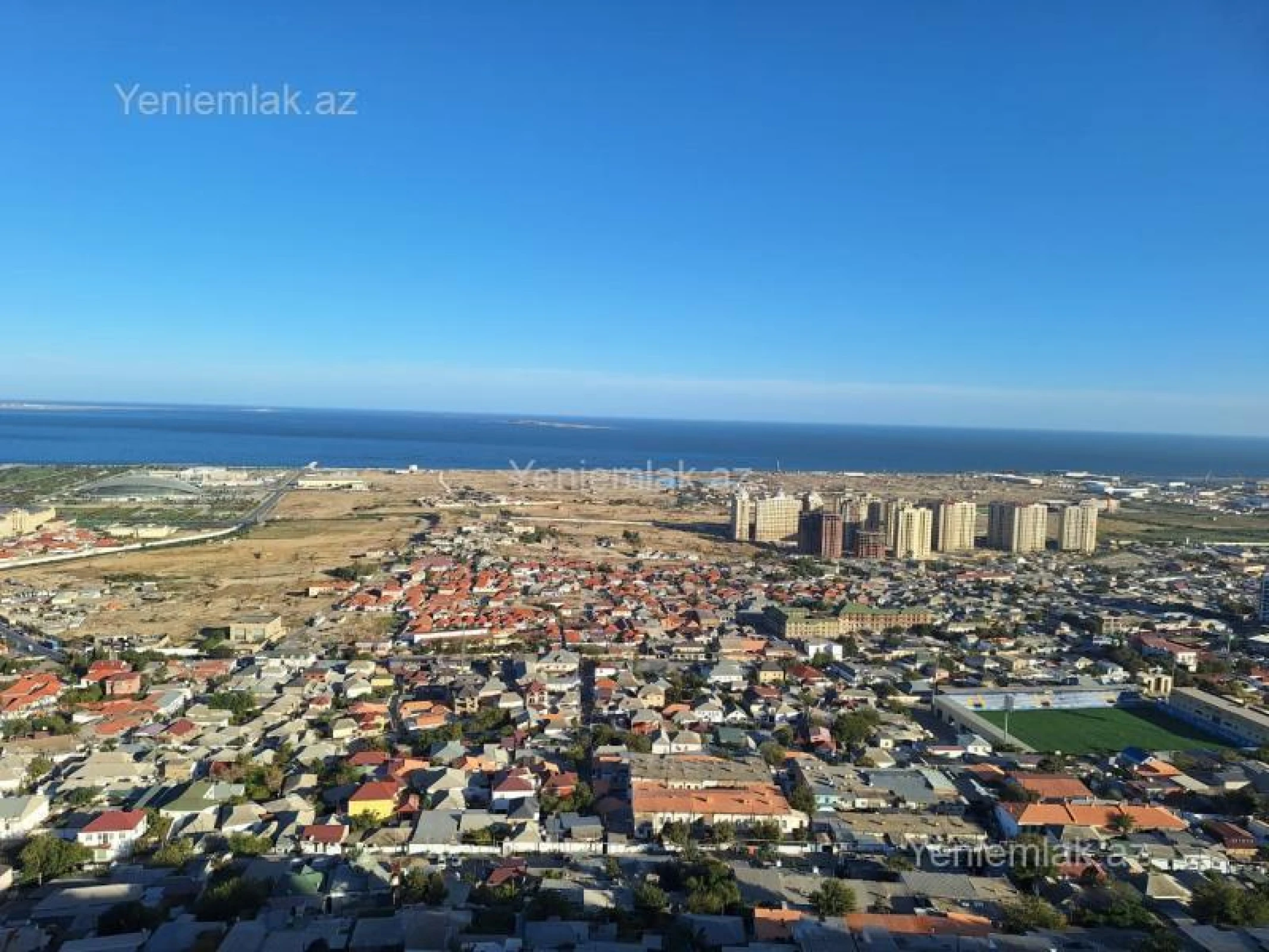 Satılır 10 otaqlı həyət evi 1000 m²