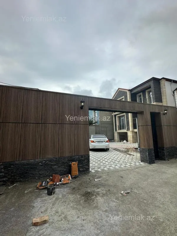 Satılır 6 otaqlı həyət evi 300 m²
