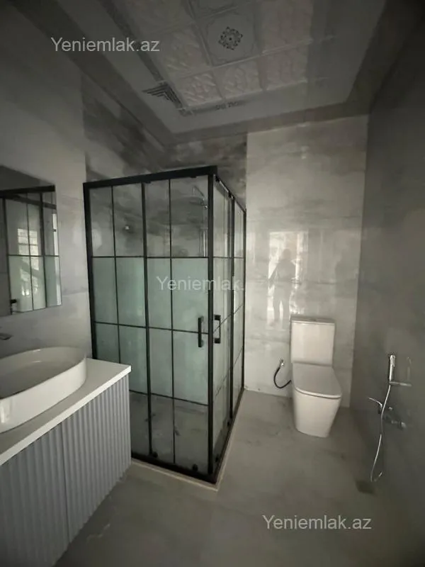 Satılır 6 otaqlı həyət evi 300 m²