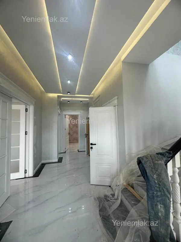 Satılır 6 otaqlı həyət evi 300 m²