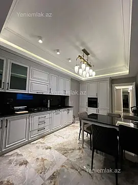 Satılır 4 otaqlı yeni tikili 225 m²