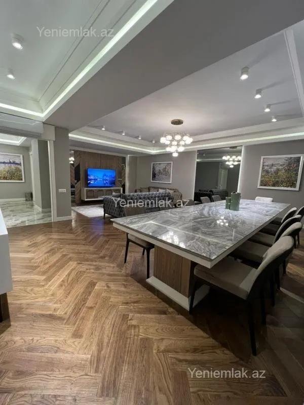 Satılır 4 otaqlı yeni tikili 225 m²