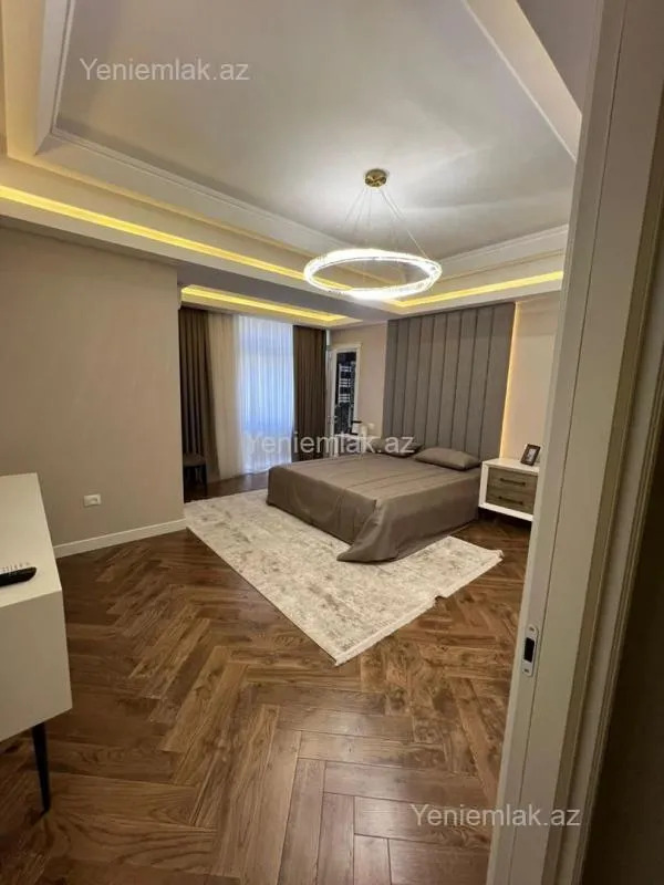 Satılır 4 otaqlı yeni tikili 225 m²