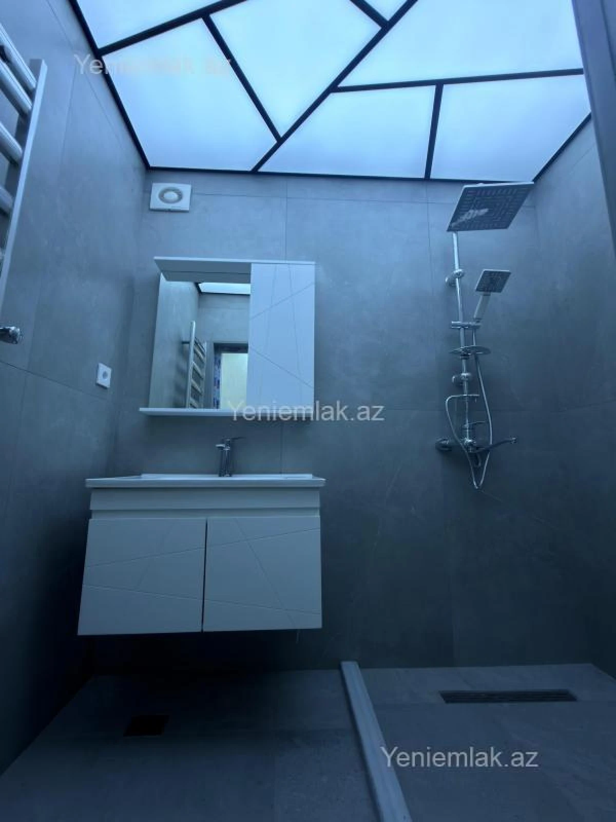 Satılır 2 otaqlı köhnə tikili 60 m²