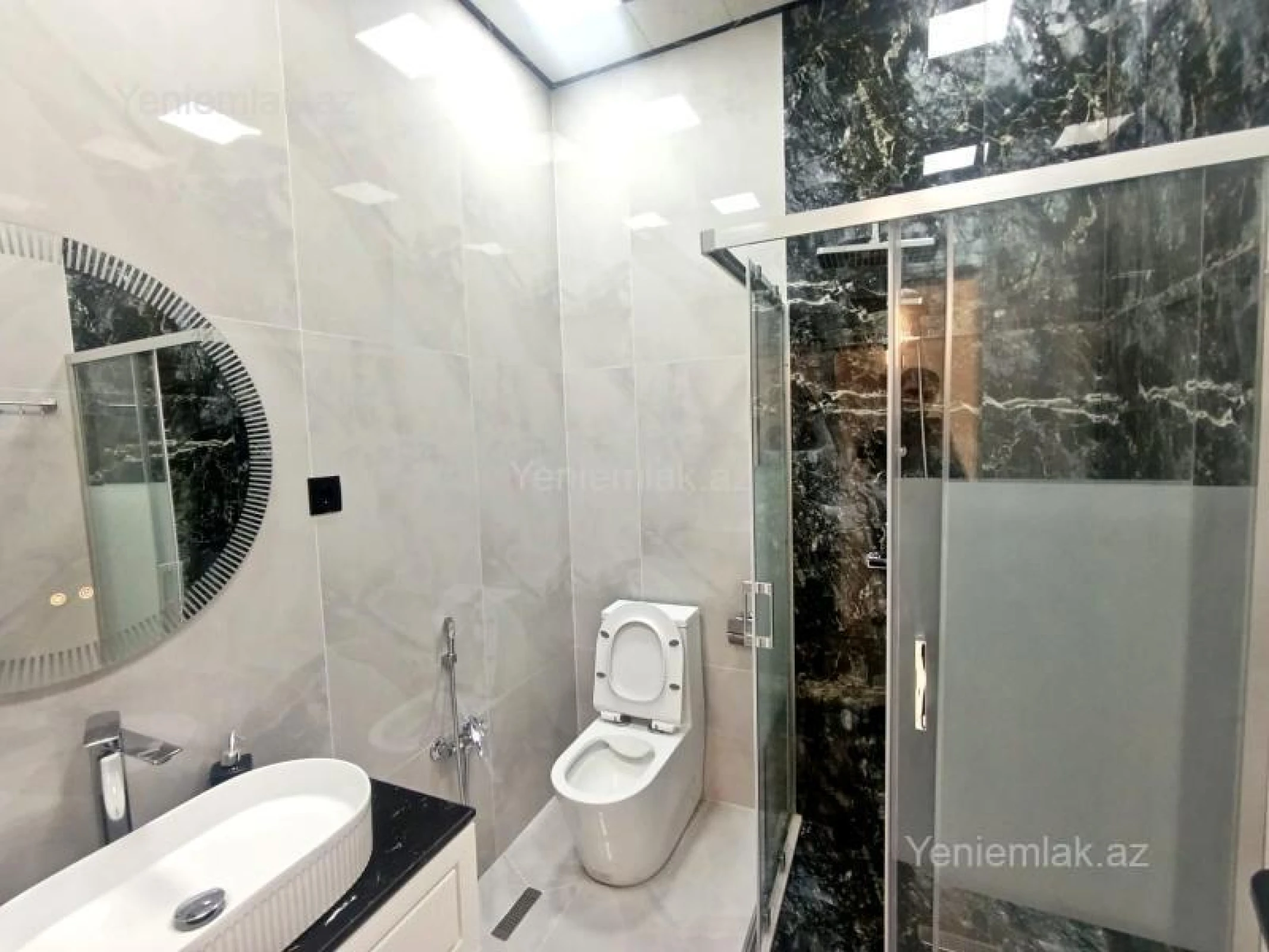 Satılır 4 otaqlı həyət evi 160 m²