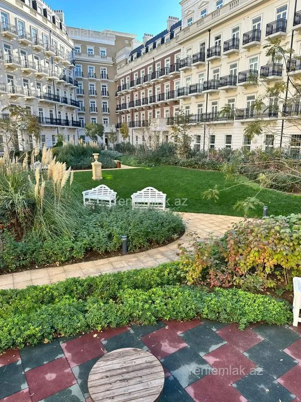 Satılır 4 otaqlı yeni tikili 184 m²