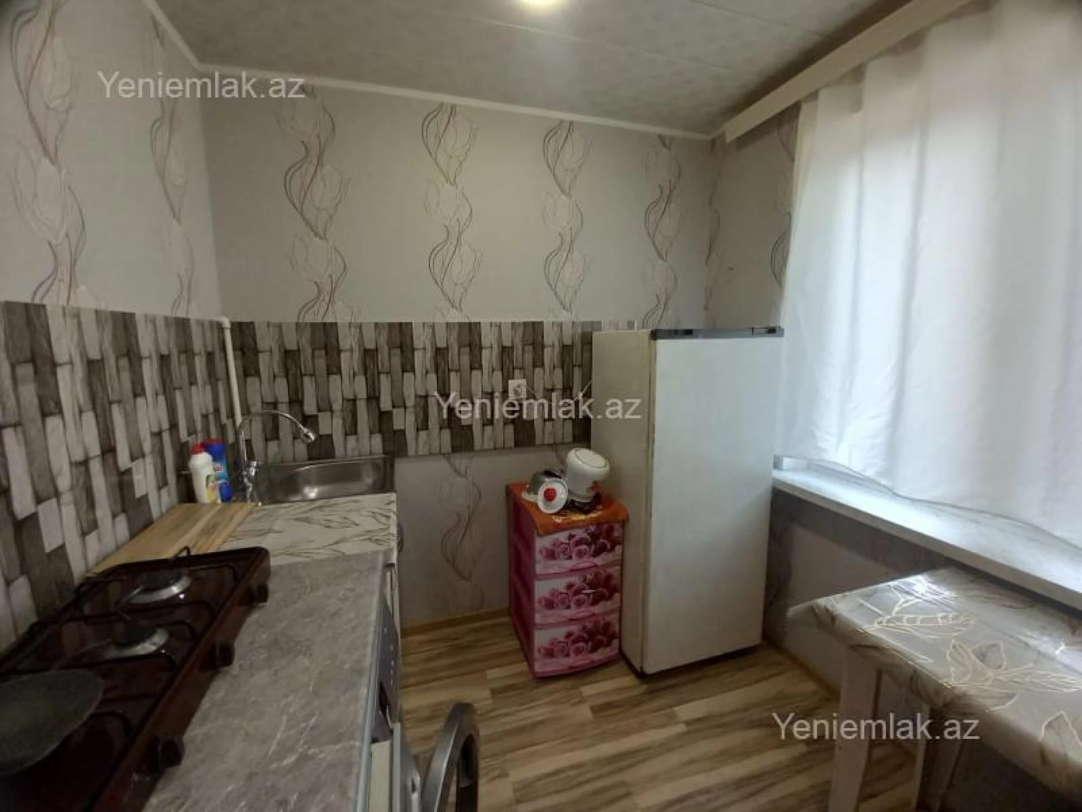 Satılır 1 otaqlı köhnə tikili 35 m²