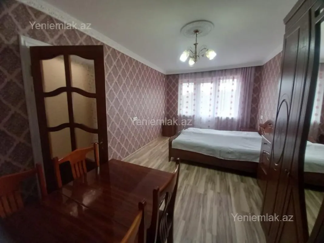 Satılır 1 otaqlı köhnə tikili 35 m²