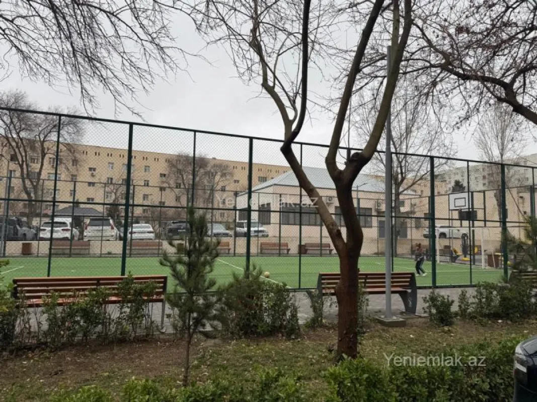 Satılır 5 otaqlı köhnə tikili 110 m²