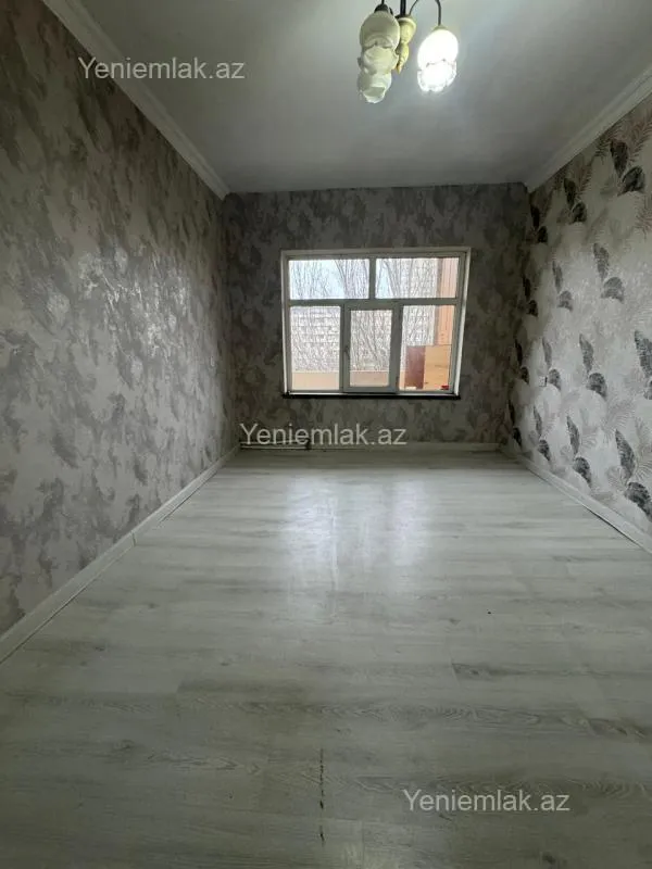 Satılır 5 otaqlı köhnə tikili 110 m²