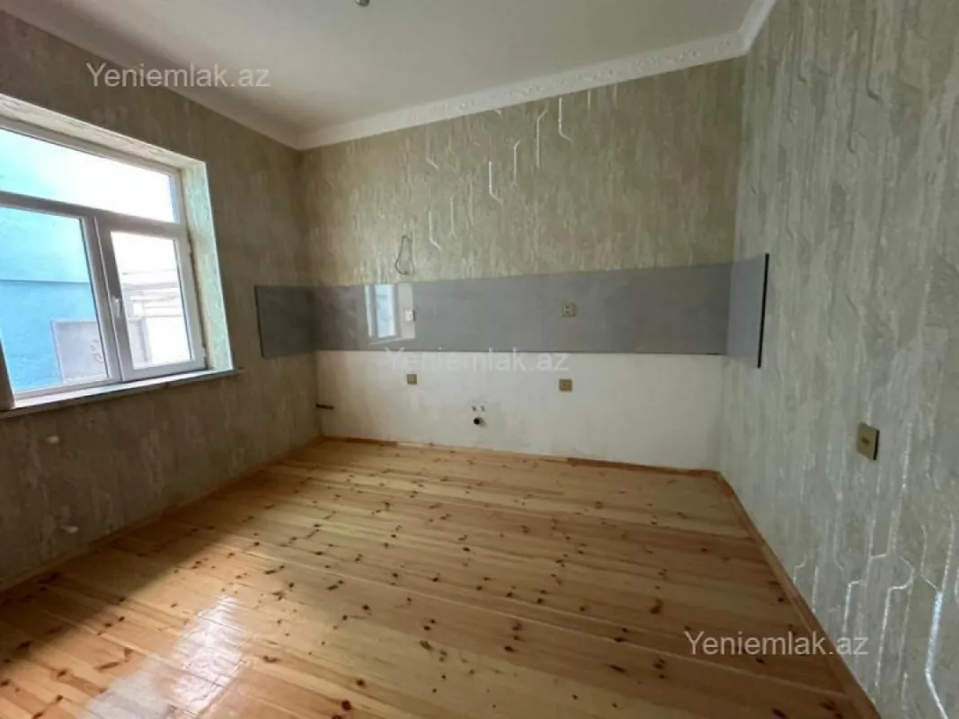 Satılır 4 otaqlı həyət evi 140 m²