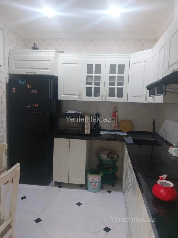 Satılır 2 otaqlı yeni tikili 75 m²