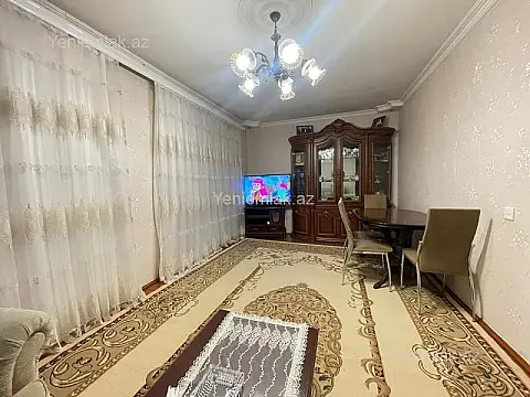 Satılır 4 otaqlı köhnə tikili 100 m²