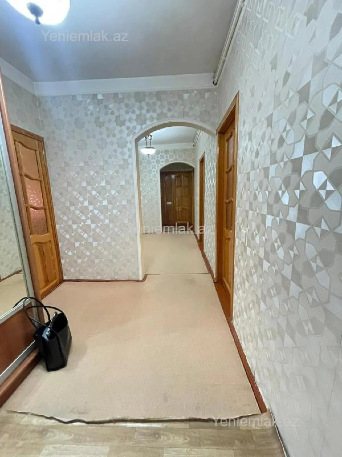 Satılır 4 otaqlı köhnə tikili 100 m²