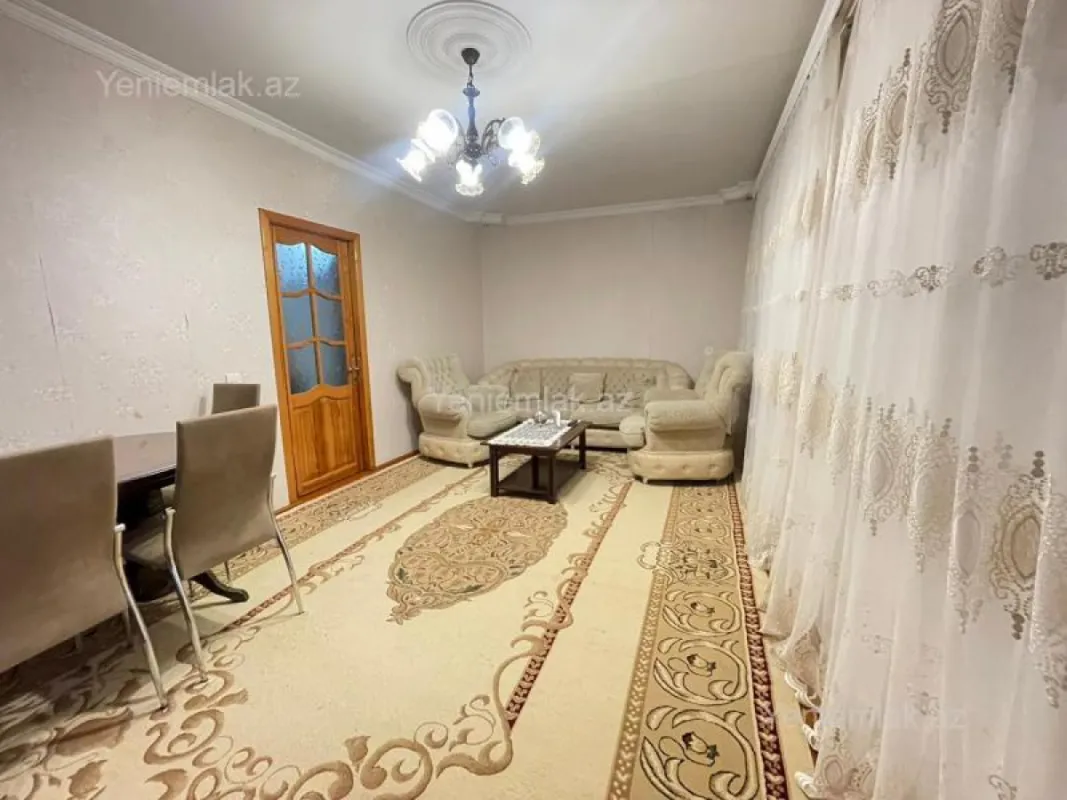 Satılır 4 otaqlı köhnə tikili 100 m²