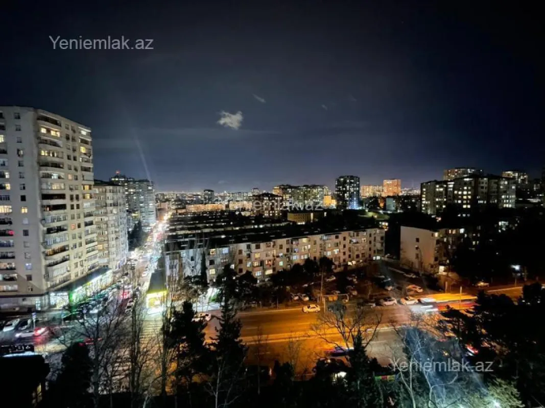 Satılır 4 otaqlı köhnə tikili 100 m²