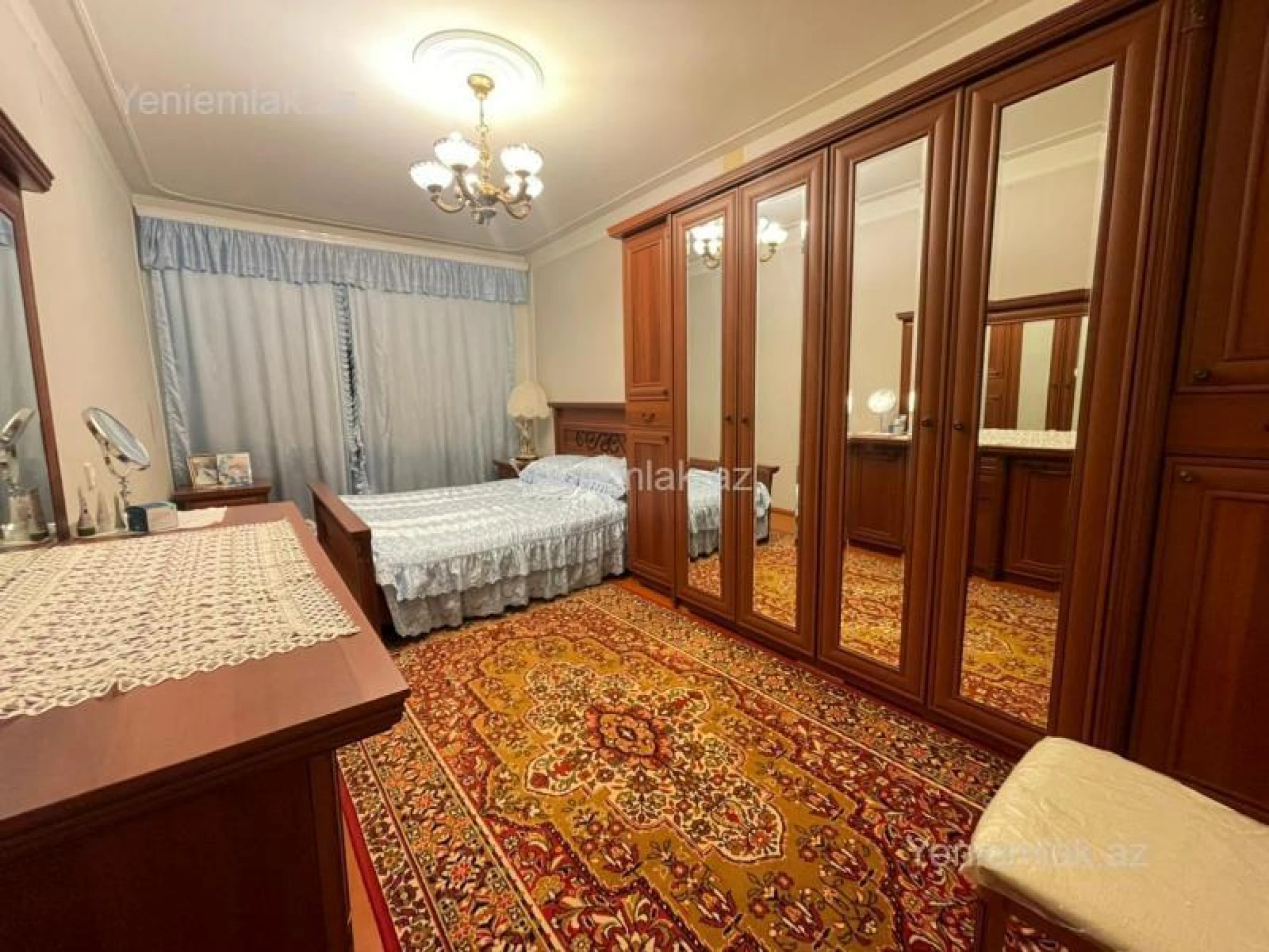 Satılır 4 otaqlı köhnə tikili 100 m²