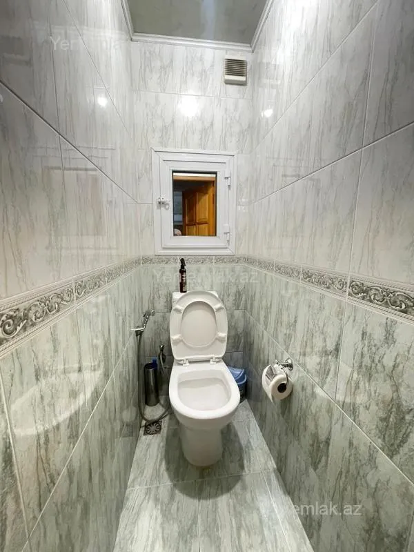 Satılır 4 otaqlı köhnə tikili 100 m²