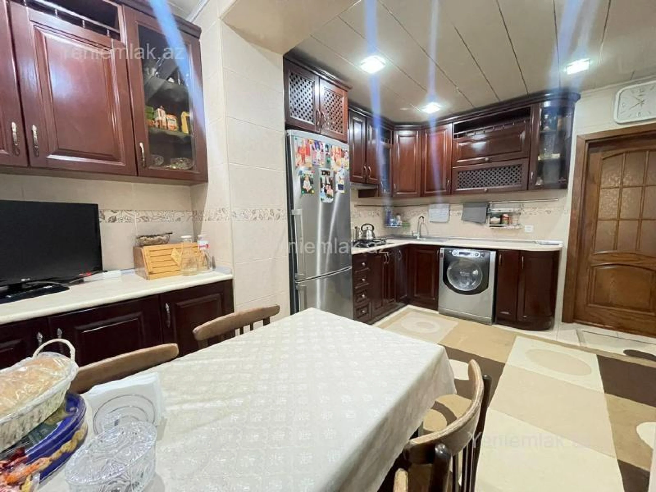 Satılır 4 otaqlı köhnə tikili 100 m²