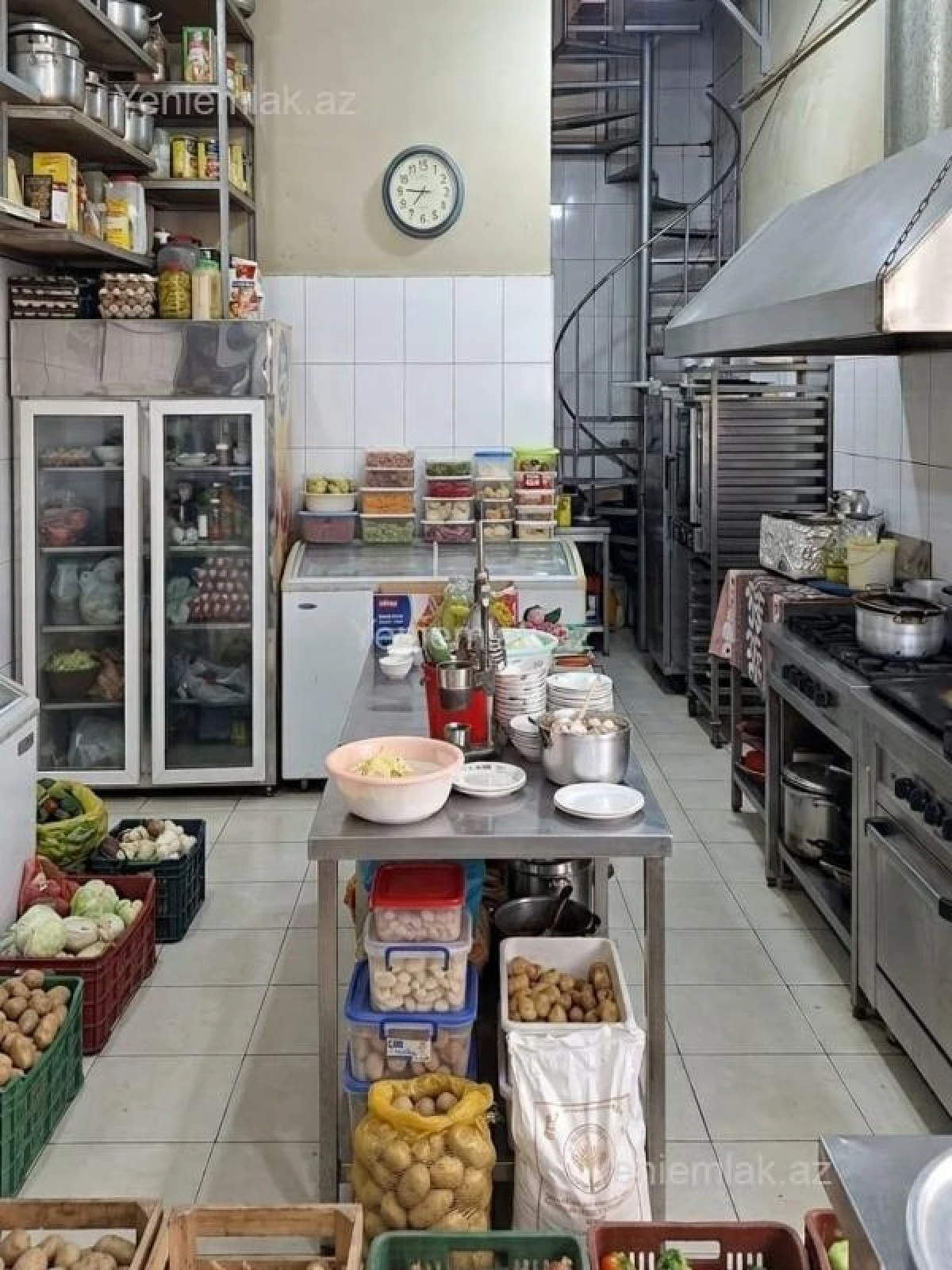 Satılır 5 otaqlı obyekt 300 m²