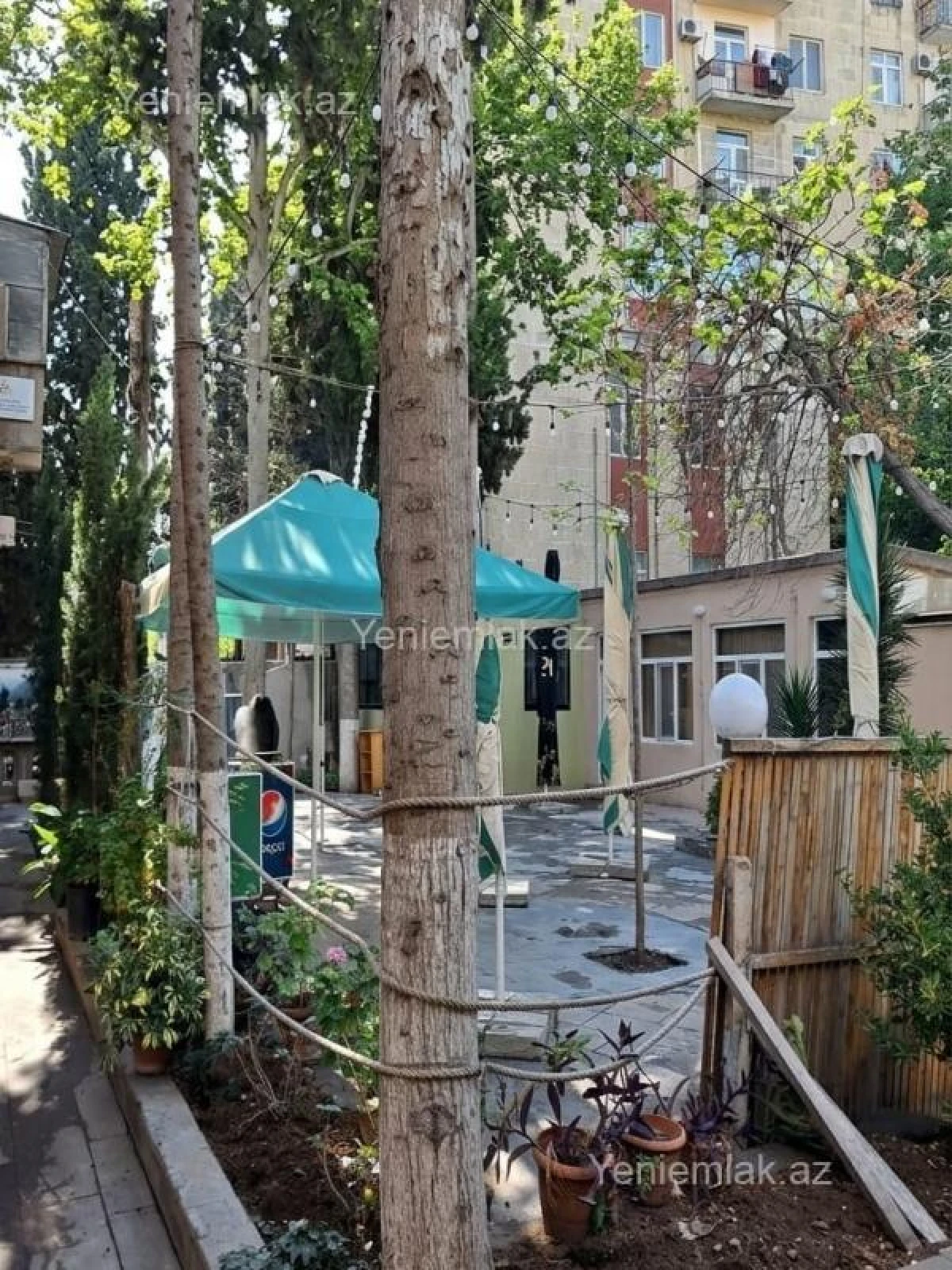 Satılır 5 otaqlı obyekt 300 m²