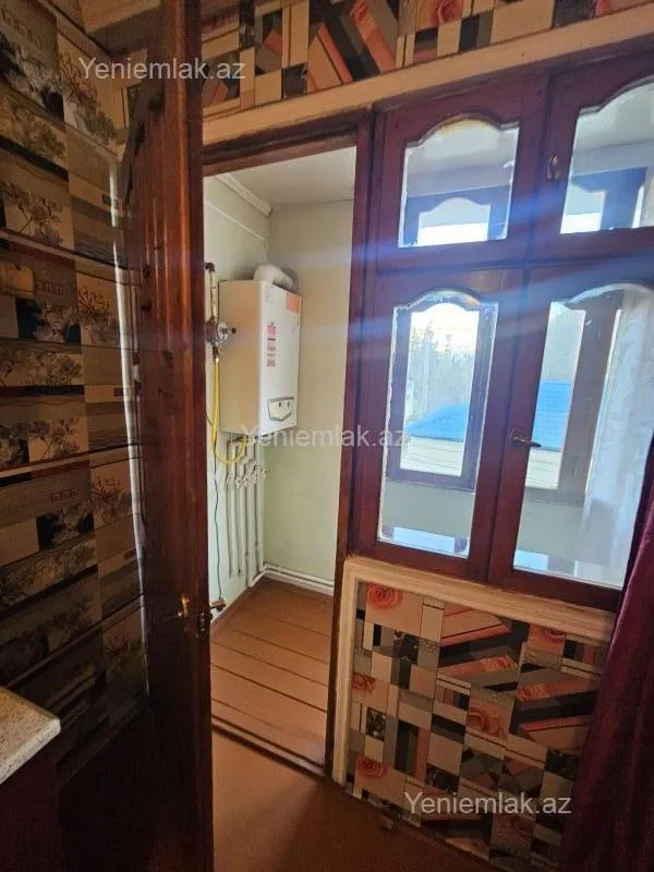 Satılır 1 otaqlı köhnə tikili 64 m²