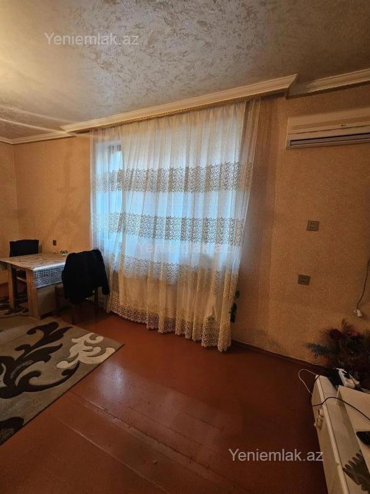 Satılır 1 otaqlı köhnə tikili 64 m²