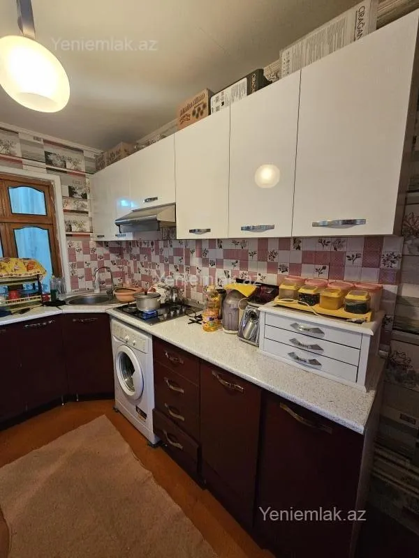 Satılır 1 otaqlı köhnə tikili 64 m²