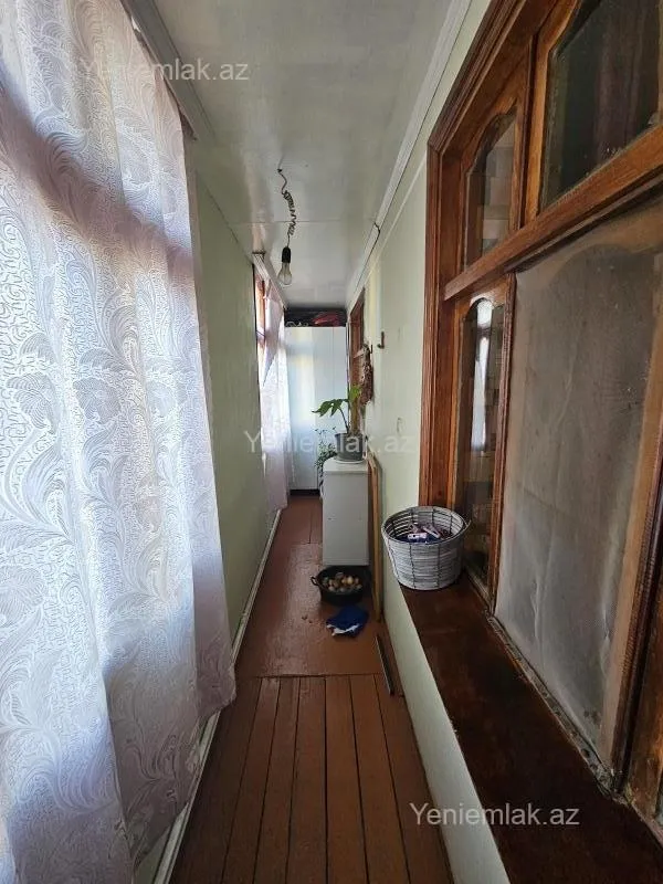 Satılır 1 otaqlı köhnə tikili 64 m²
