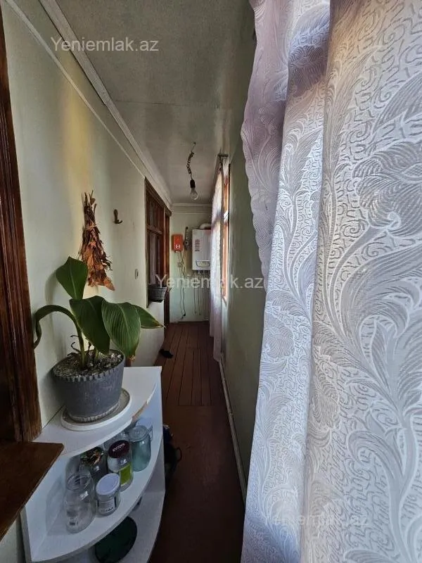 Satılır 1 otaqlı köhnə tikili 64 m²