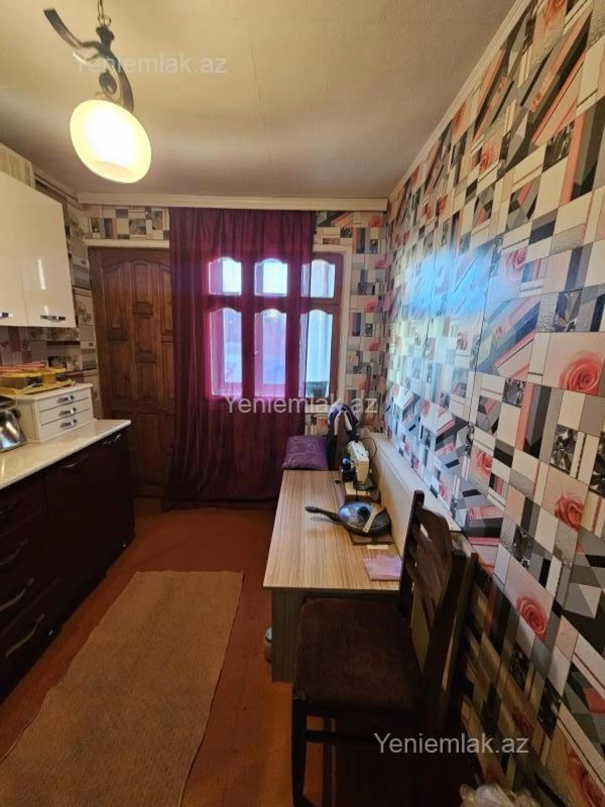 Satılır 1 otaqlı köhnə tikili 64 m²