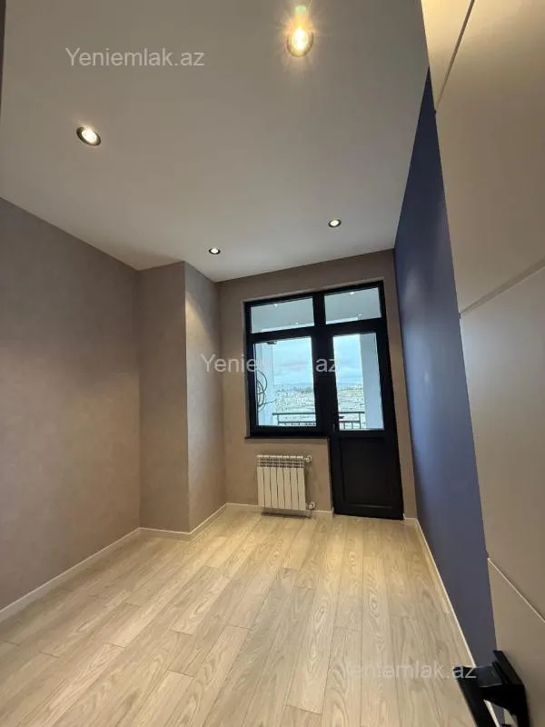 Satılır 3 otaqlı yeni tikili 77.7 m²